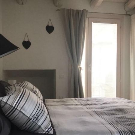 Antonella Gardalake 2 Desenzano del Garda Dış mekan fotoğraf