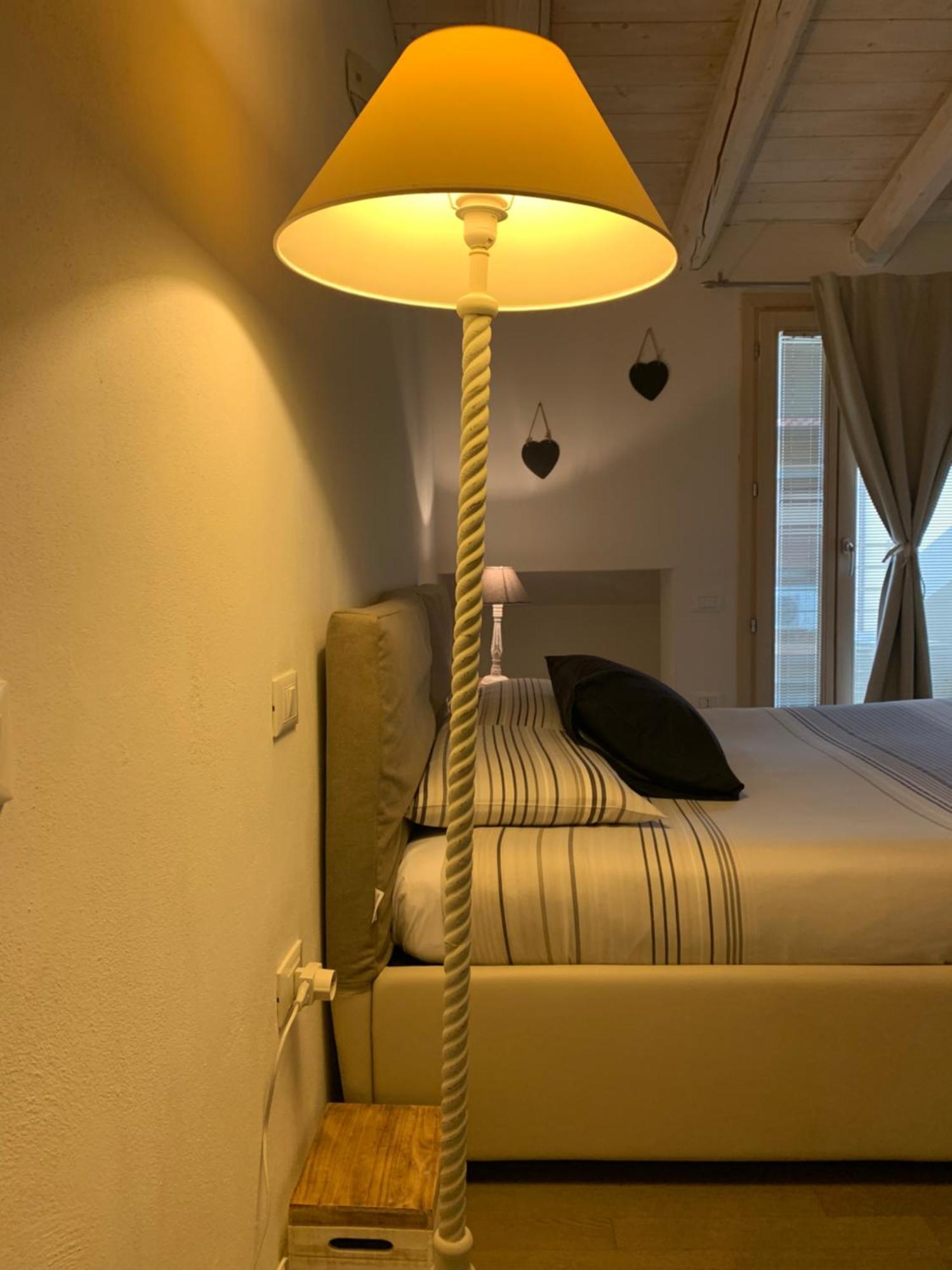 Antonella Gardalake 2 Desenzano del Garda Dış mekan fotoğraf